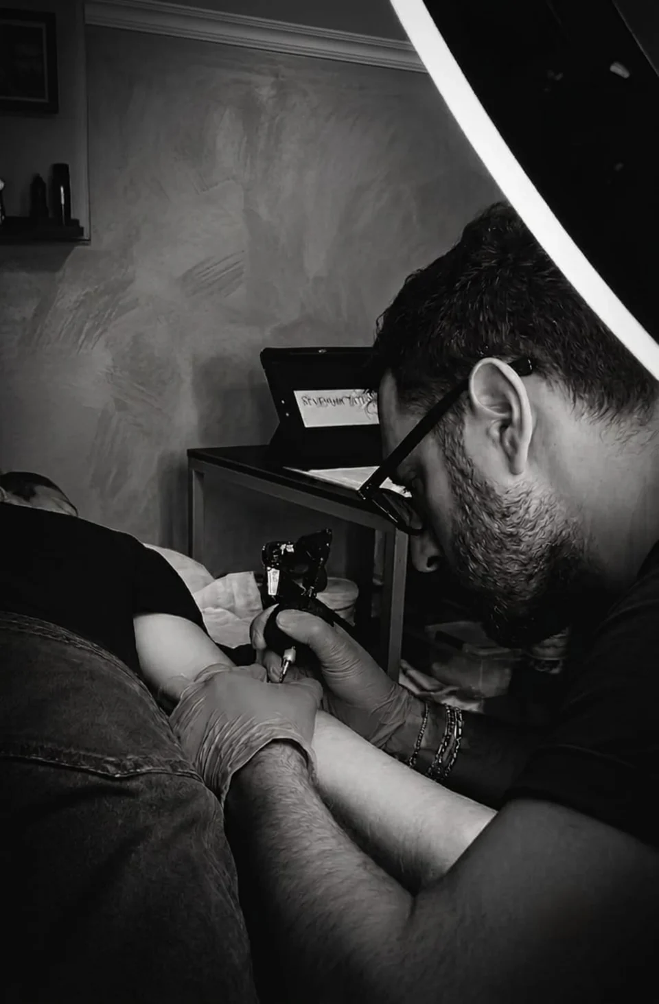 Daniele D'Armento nel suo studio
